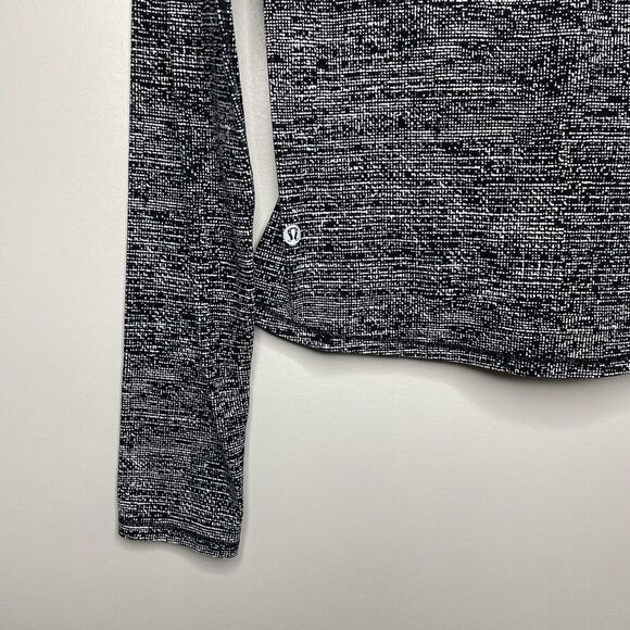 LULULEMON Melodic Movement Pullover Womens 8 Twist Front Turtleneck Black - Picture 7 of 9